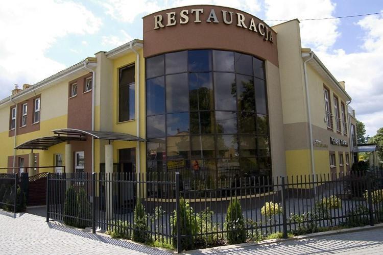 Amadeus Motel Łomża Екстериор снимка