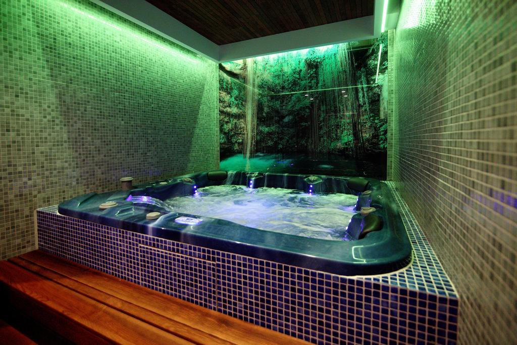Amadeus Motel Łomża Екстериор снимка