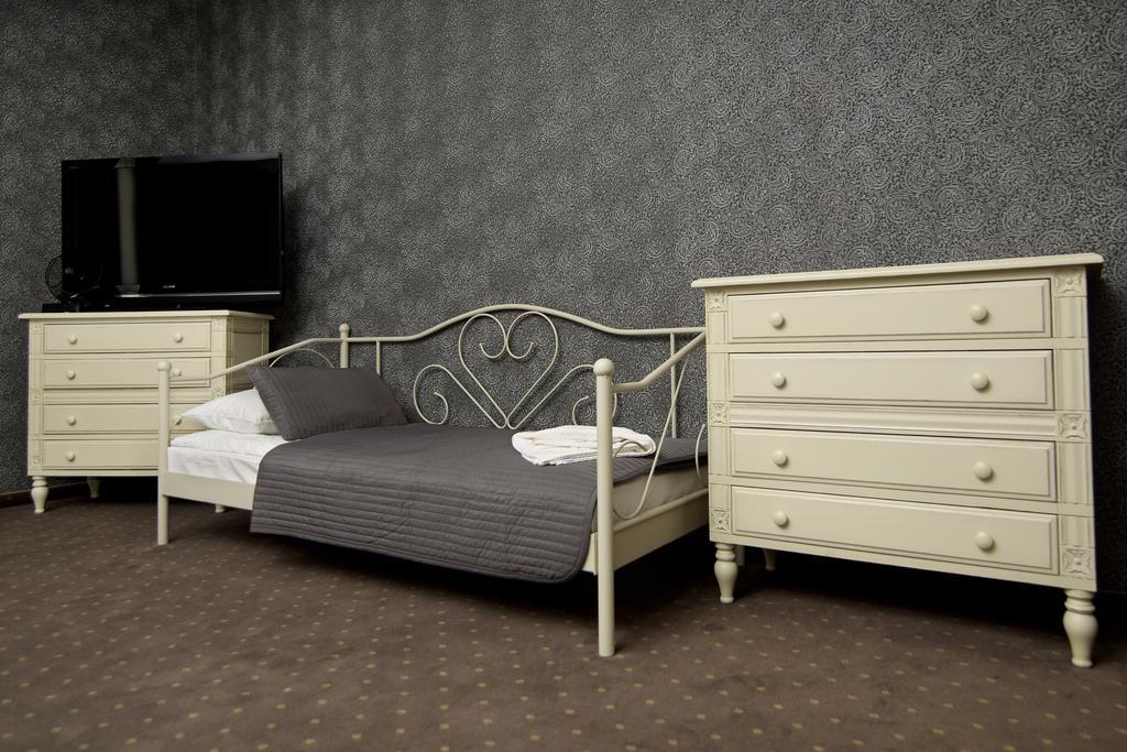 Amadeus Motel Łomża Екстериор снимка