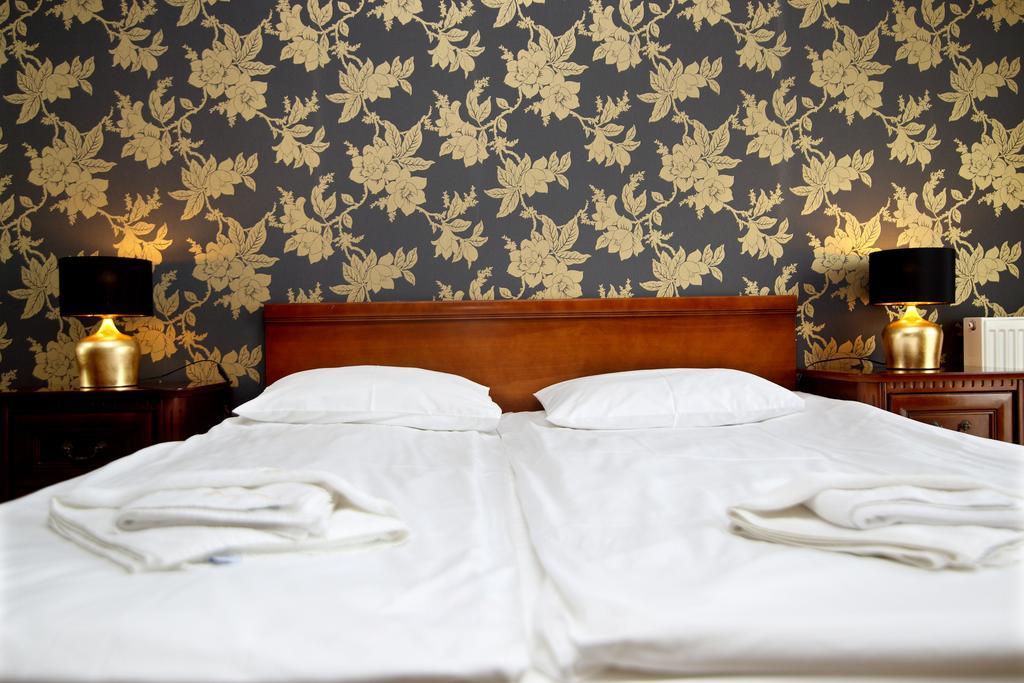 Amadeus Motel Łomża Екстериор снимка