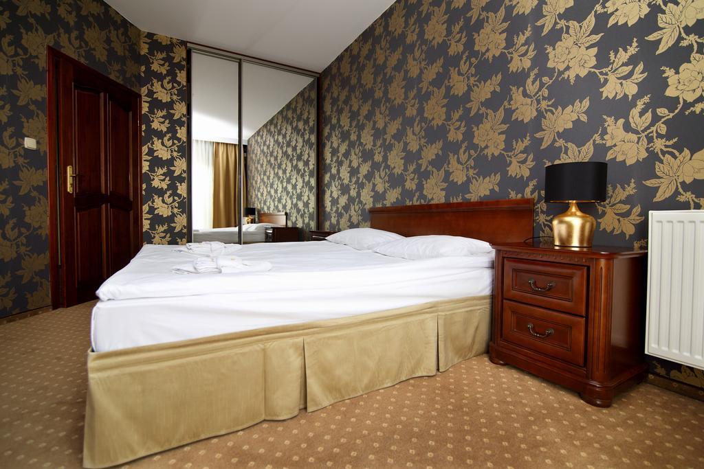 Amadeus Motel Łomża Екстериор снимка