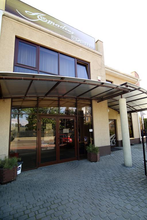 Amadeus Motel Łomża Екстериор снимка