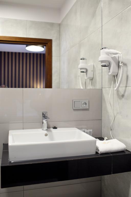 Amadeus Motel Łomża Екстериор снимка