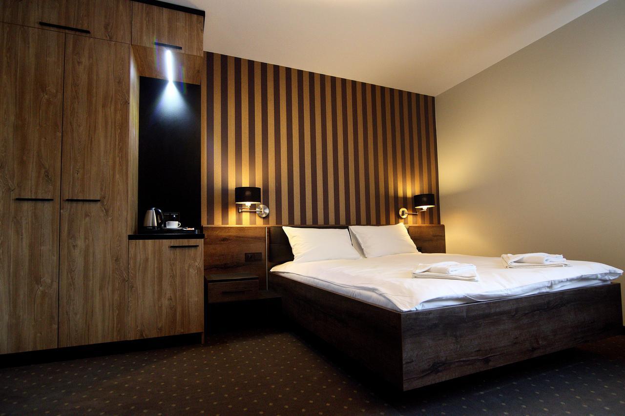 Amadeus Motel Łomża Екстериор снимка